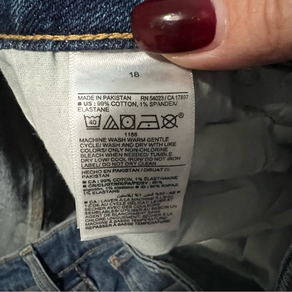 NWT Old‎ Navy Saylor High-Rise Curvy OV Straight Distressed Raw Hem Denim Jeans - Picture 10 of 10